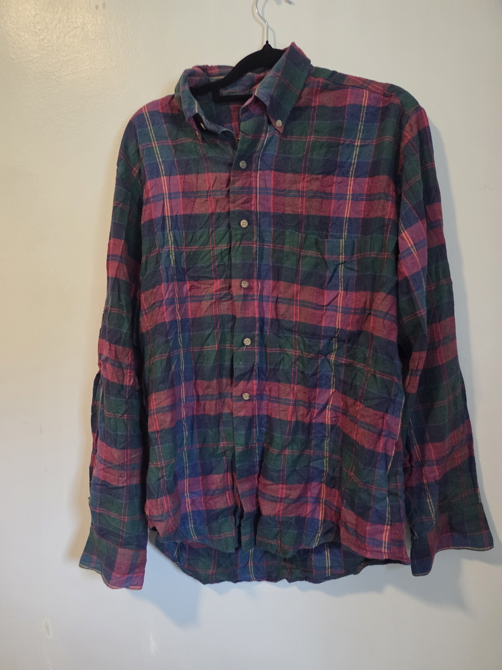 Men's Plaid Button-Up Shirt in Green and Red